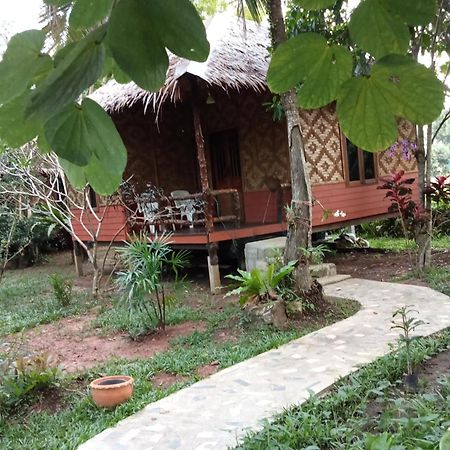 Ban Ban Bangalow Koh Jum Bagian luar foto