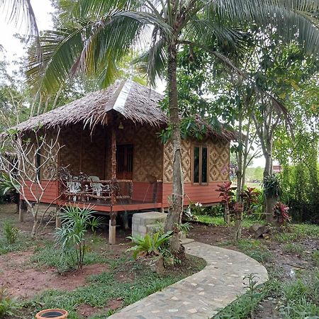 Ban Ban Bangalow Koh Jum Bagian luar foto