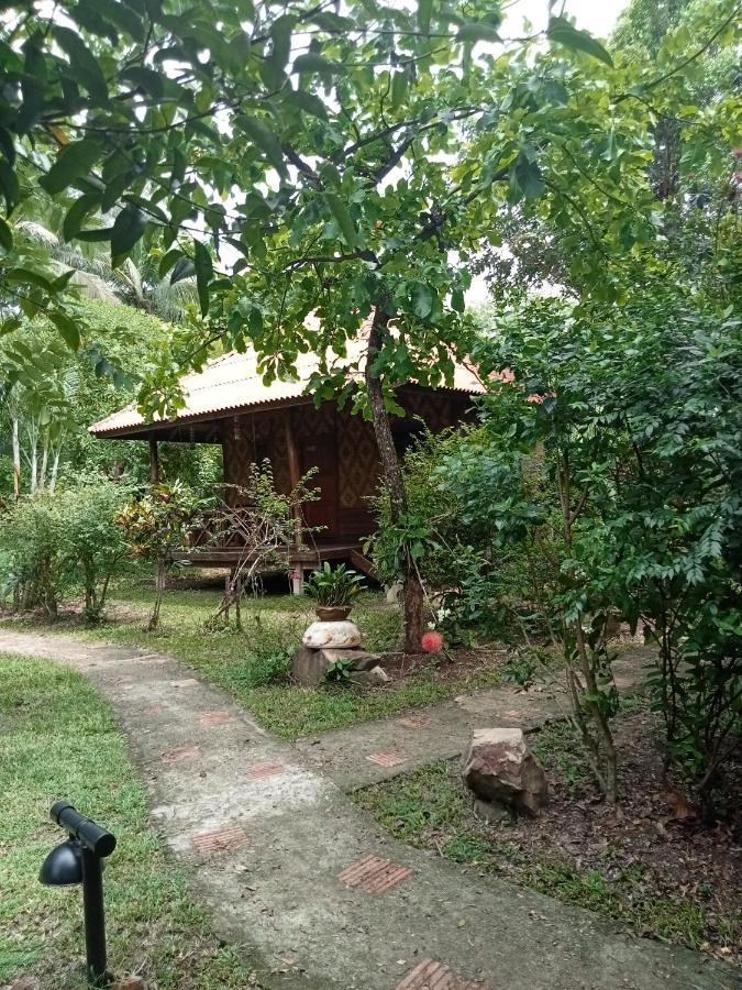 Ban Ban Bangalow Koh Jum Bagian luar foto