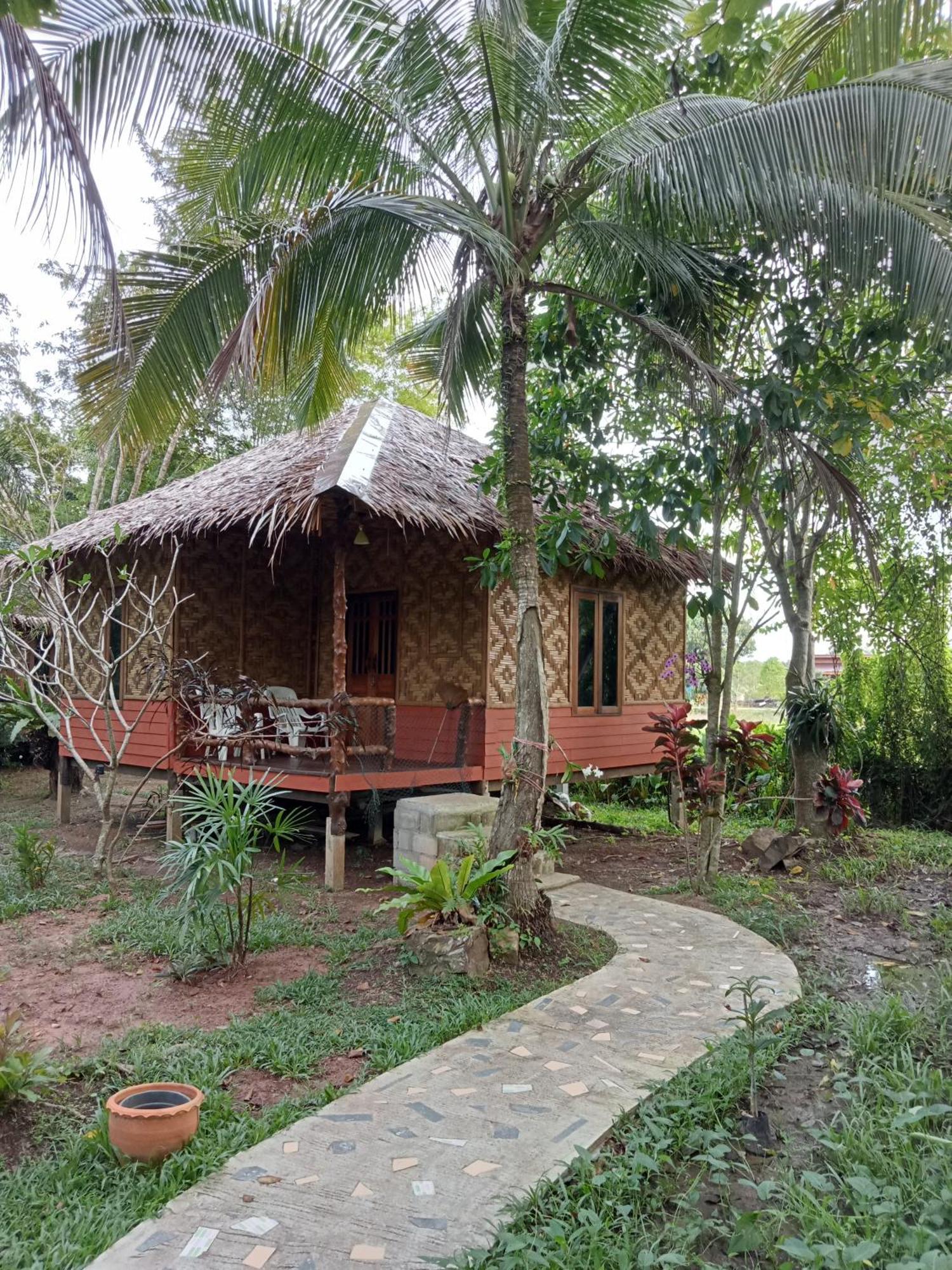 Ban Ban Bangalow Koh Jum Bagian luar foto