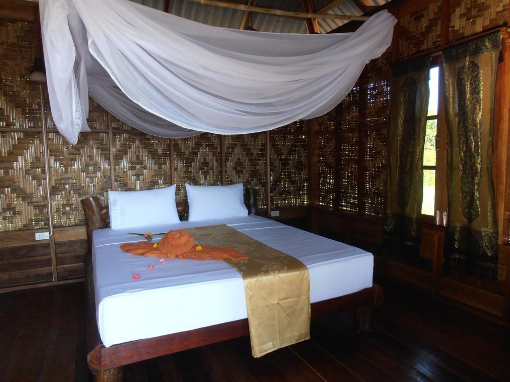 Ban Ban Bangalow Koh Jum Bagian luar foto